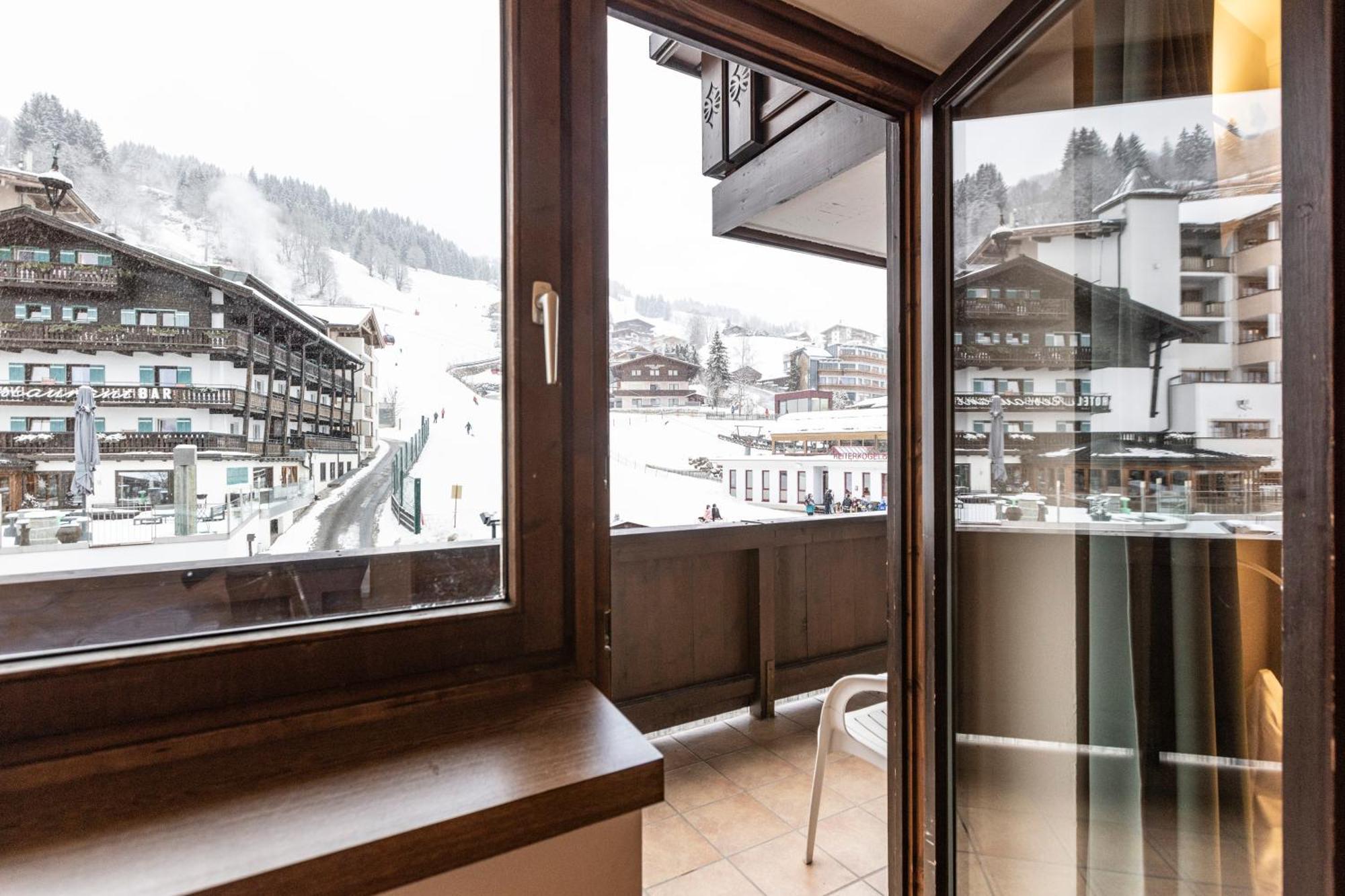 Hotel Pinzgauerhof - Inclusive Evening Dinner ซาลบาคฮินเทอร์เกลมม์ ภายนอก รูปภาพ